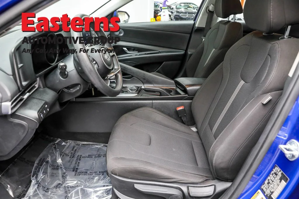 Used 2023 Blue Hyundai SE image 14