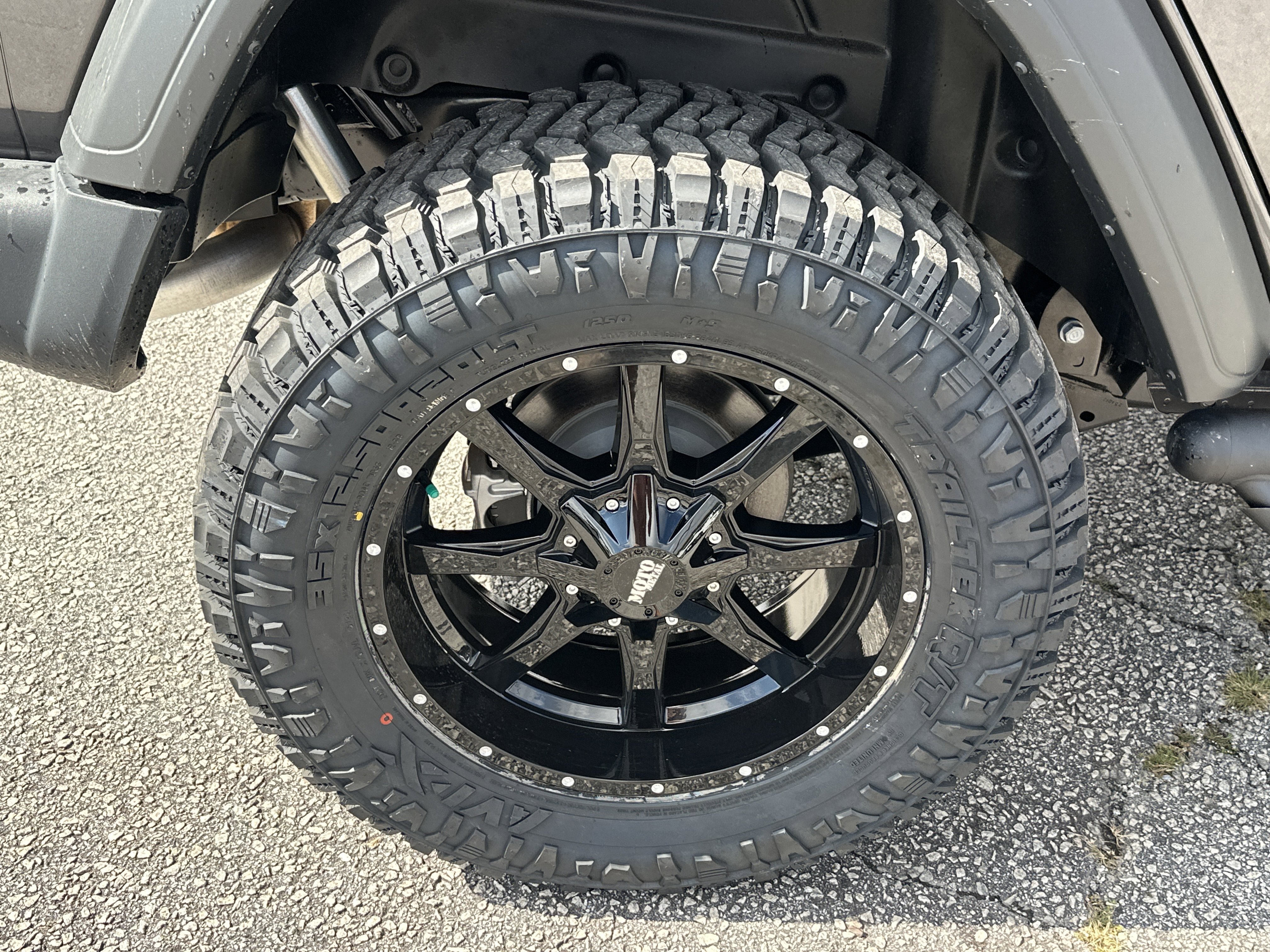 2025 Jeep Wrangler 4-Door Sport - Photo 18