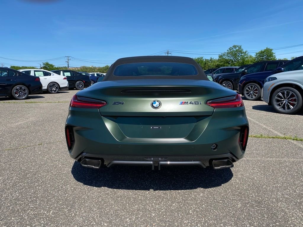 New 2026 Frozen Deep Green Metallic BMW M40i image 4
