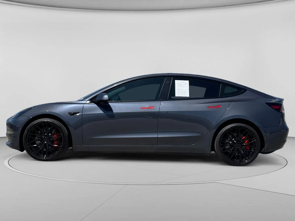 Used 2022  Tesla Performance image 7