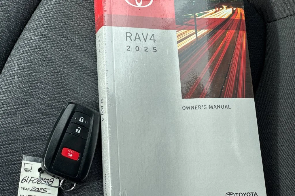 Used 2025 Pearl Toyota XLE image 10