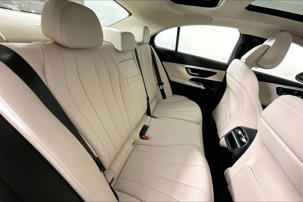2026 Mercedes-Benz E-Class E350 - Photo 19