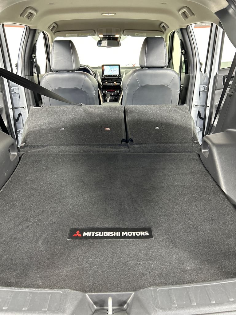 Used 2025 Silver Mitsubishi SE image 19