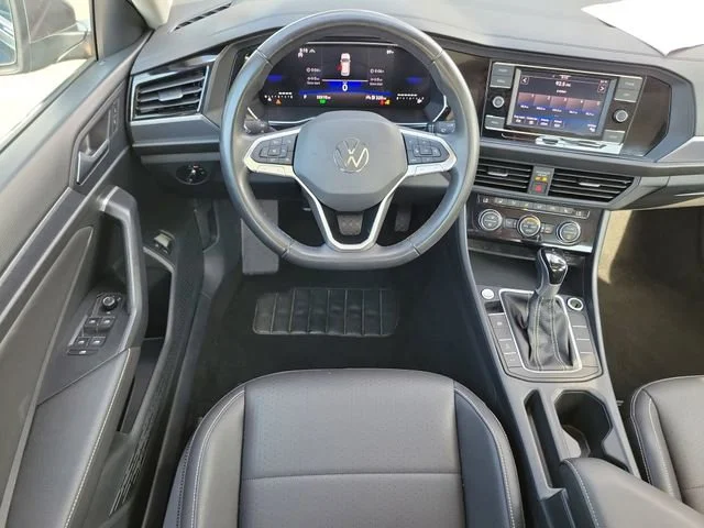 2024 Volkswagen Jetta SE - Photo 14