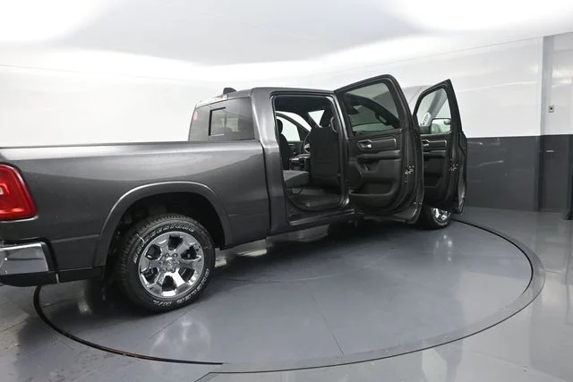New 2026 Granite Crystal Metallic Clearcoat RAM Big Horn/Lone Star image 38