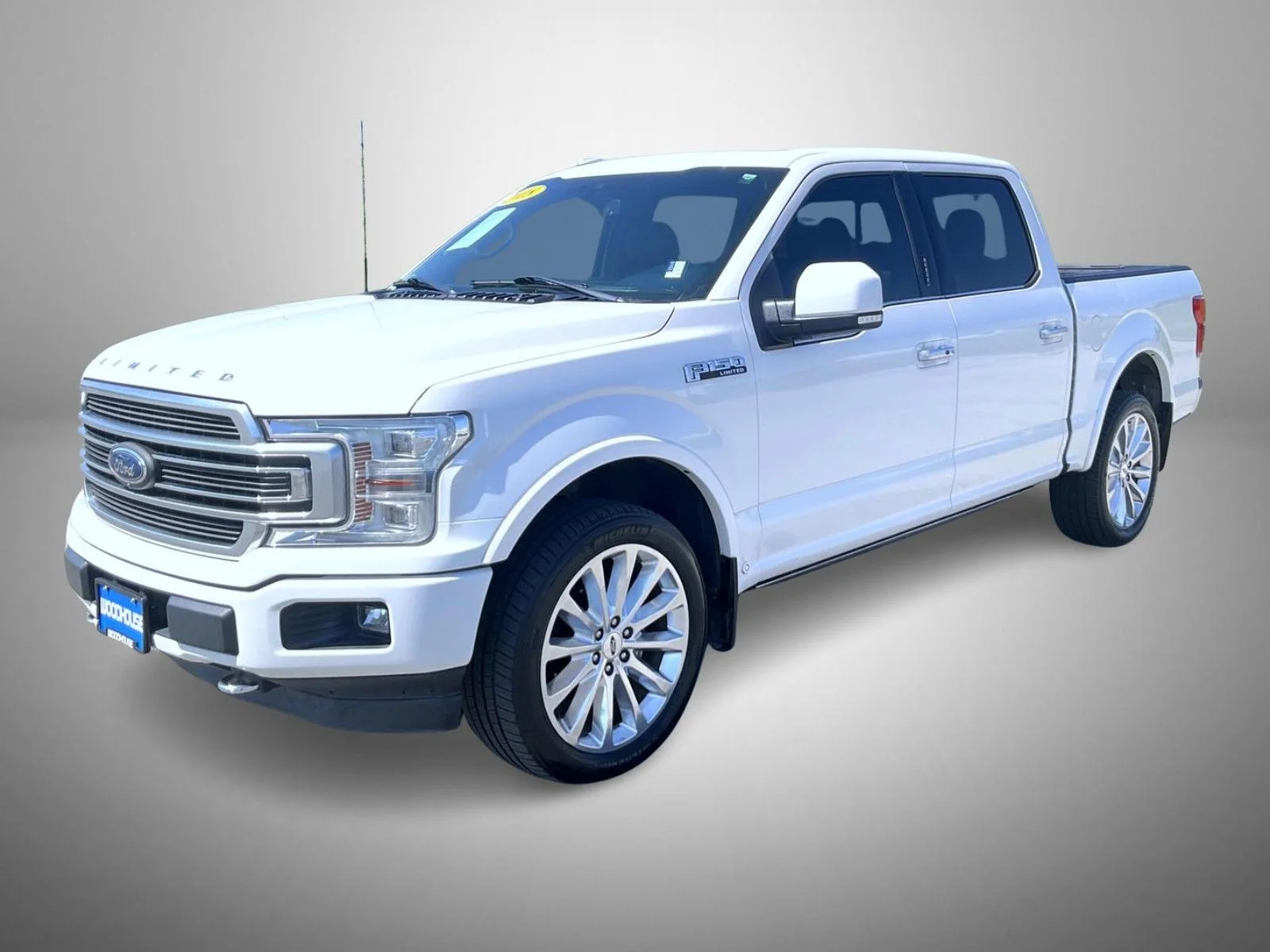 Used 2018 White Ford Limited image 1