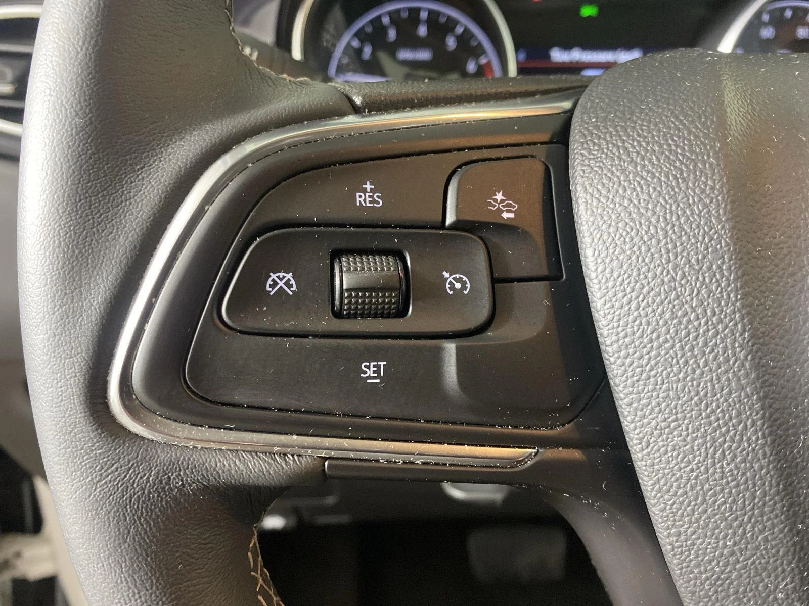 Used 2023 Summit White Buick Select image 14