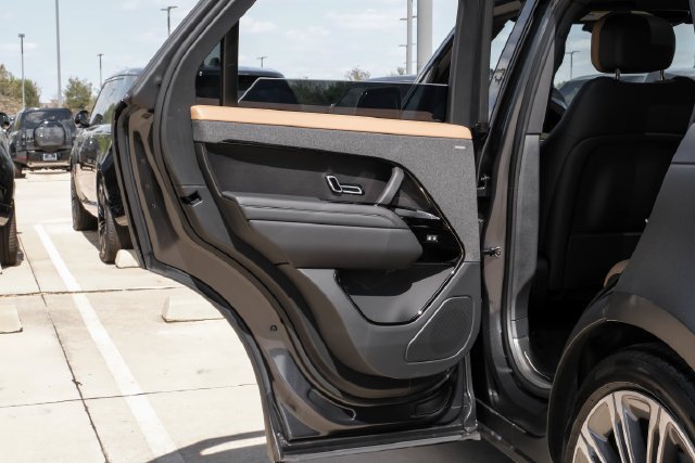 Certified Used 2025 Gray Land Rover Dynamic SE image 41