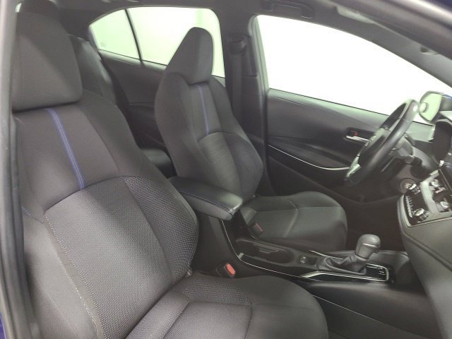 Used 2020 Blue Crush Metallic Toyota SE image 11