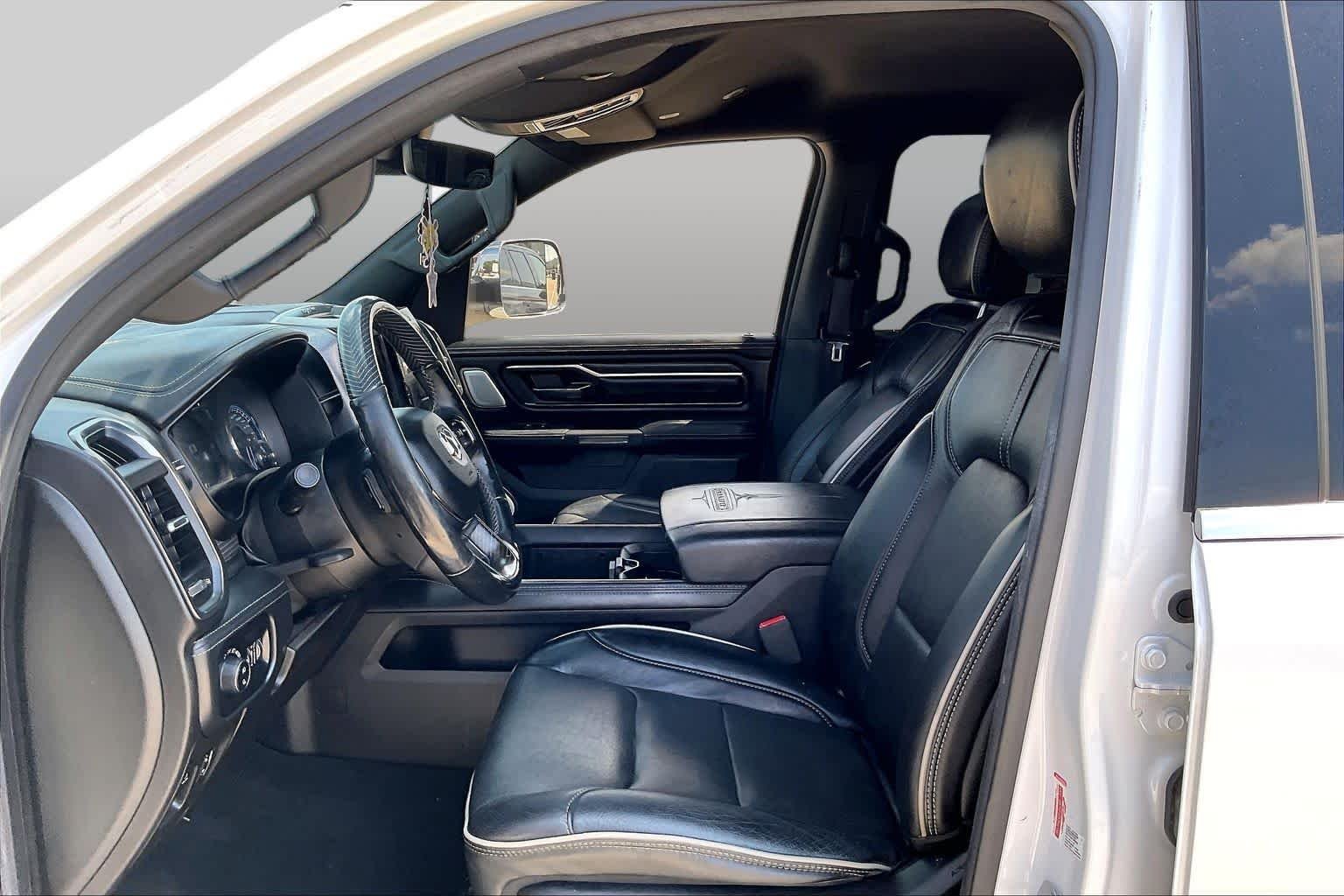 Used 2019 Ivory White Tri-Coat Pearlcoat Ram Limited image 7
