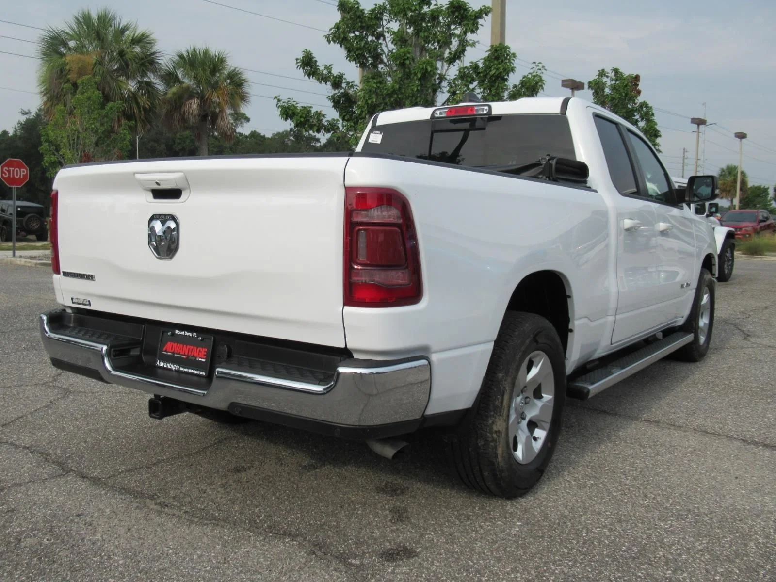 Used 2022 White Ram Big Horn/Lone Star image 7