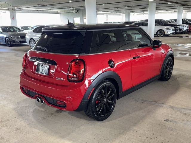 Used 2020 Chili Red MINI Signature image 10