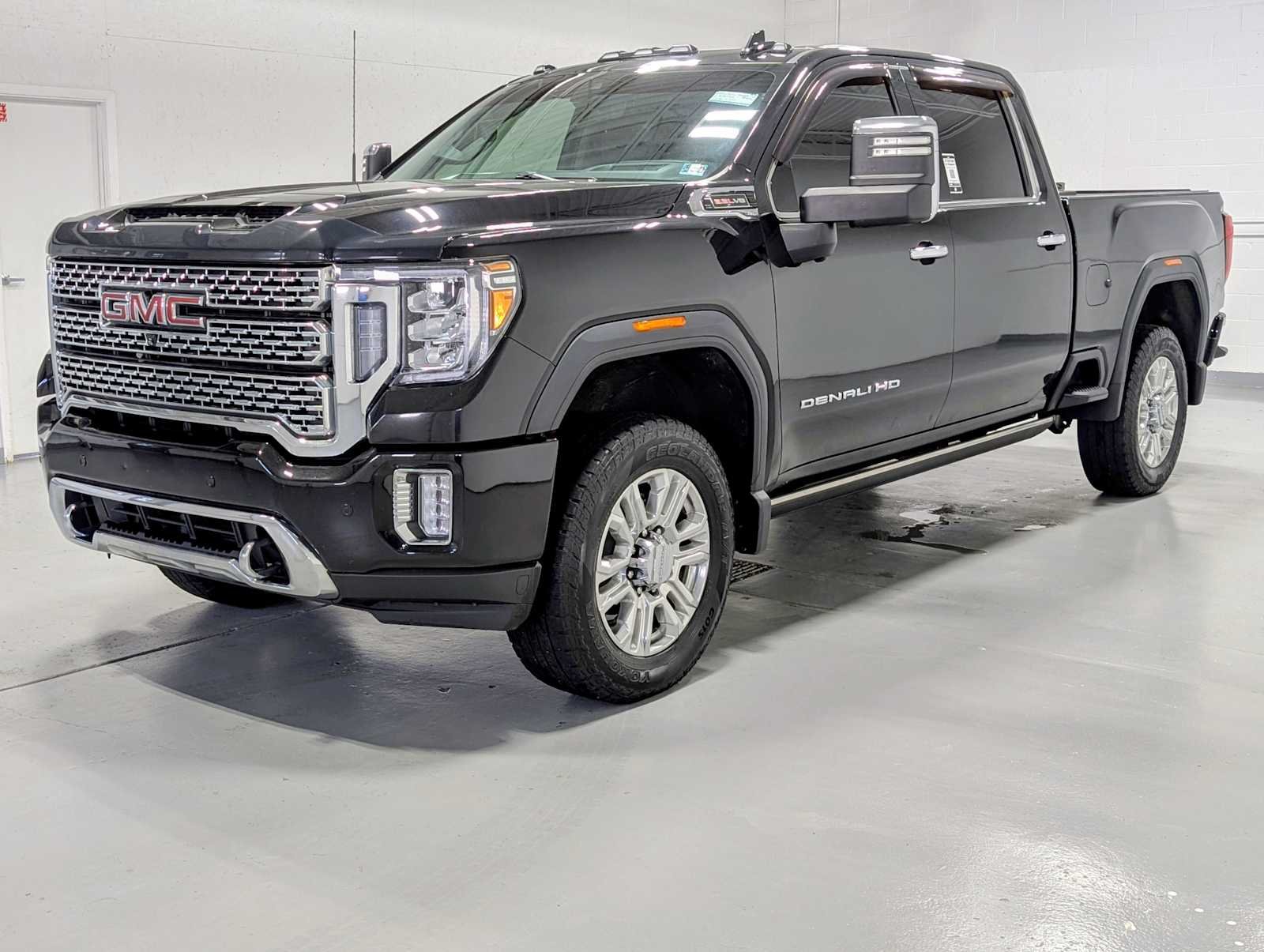 2021 GMC Sierra 4WD Crew Cab Standard Box Denali's photo