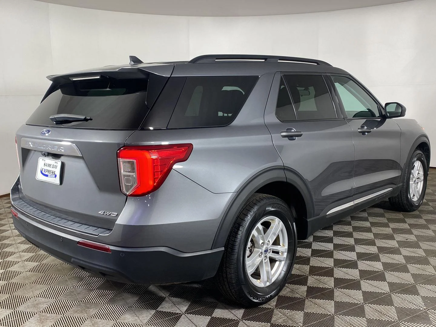 Used 2022 Carbonized Gray Ford XLT image 25