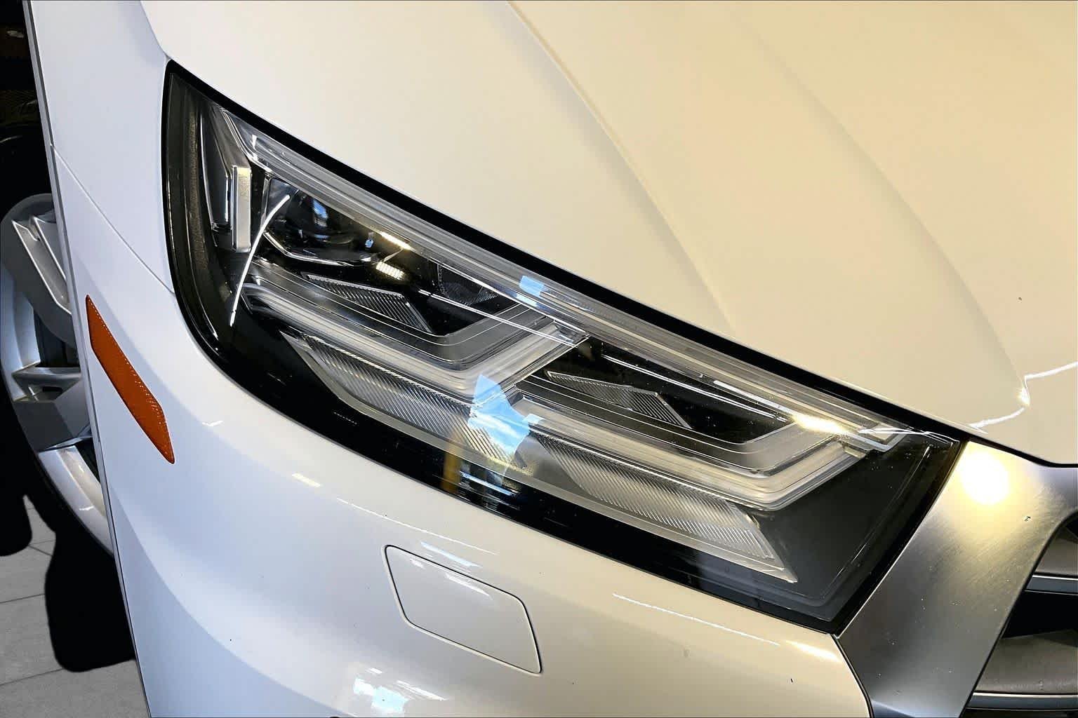 Used 2018 Ibis White Audi Prestige image 27