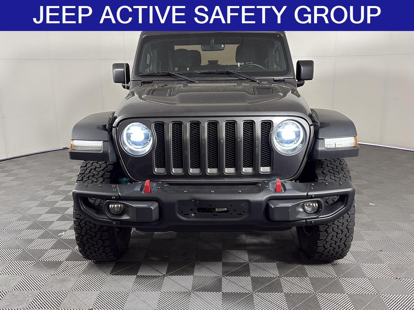 Used 2019 Granite Crystal Metallic Clearcoat Jeep Rubicon image 4