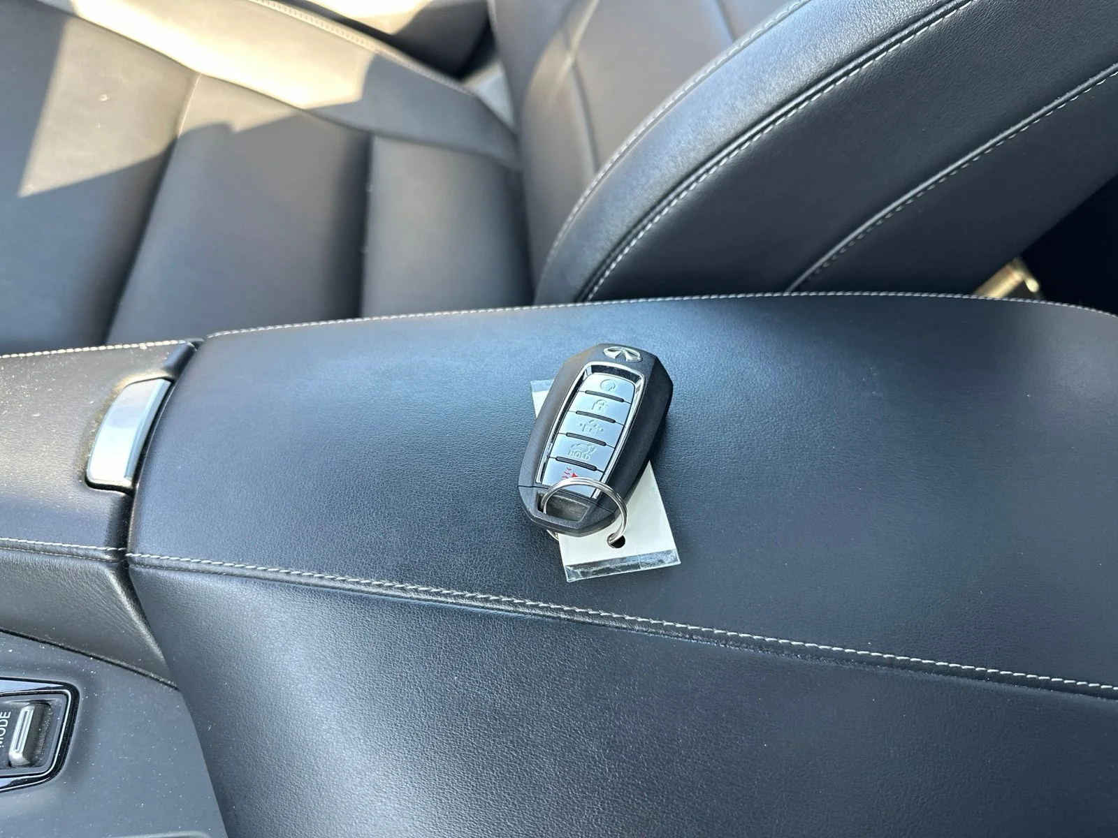 Used 2020 Black INFINITI ESSENTIAL image 6