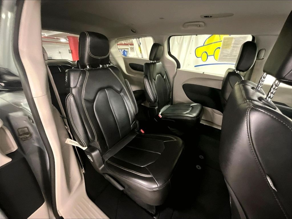 Used 2023 Silver Chrysler Touring L image 15