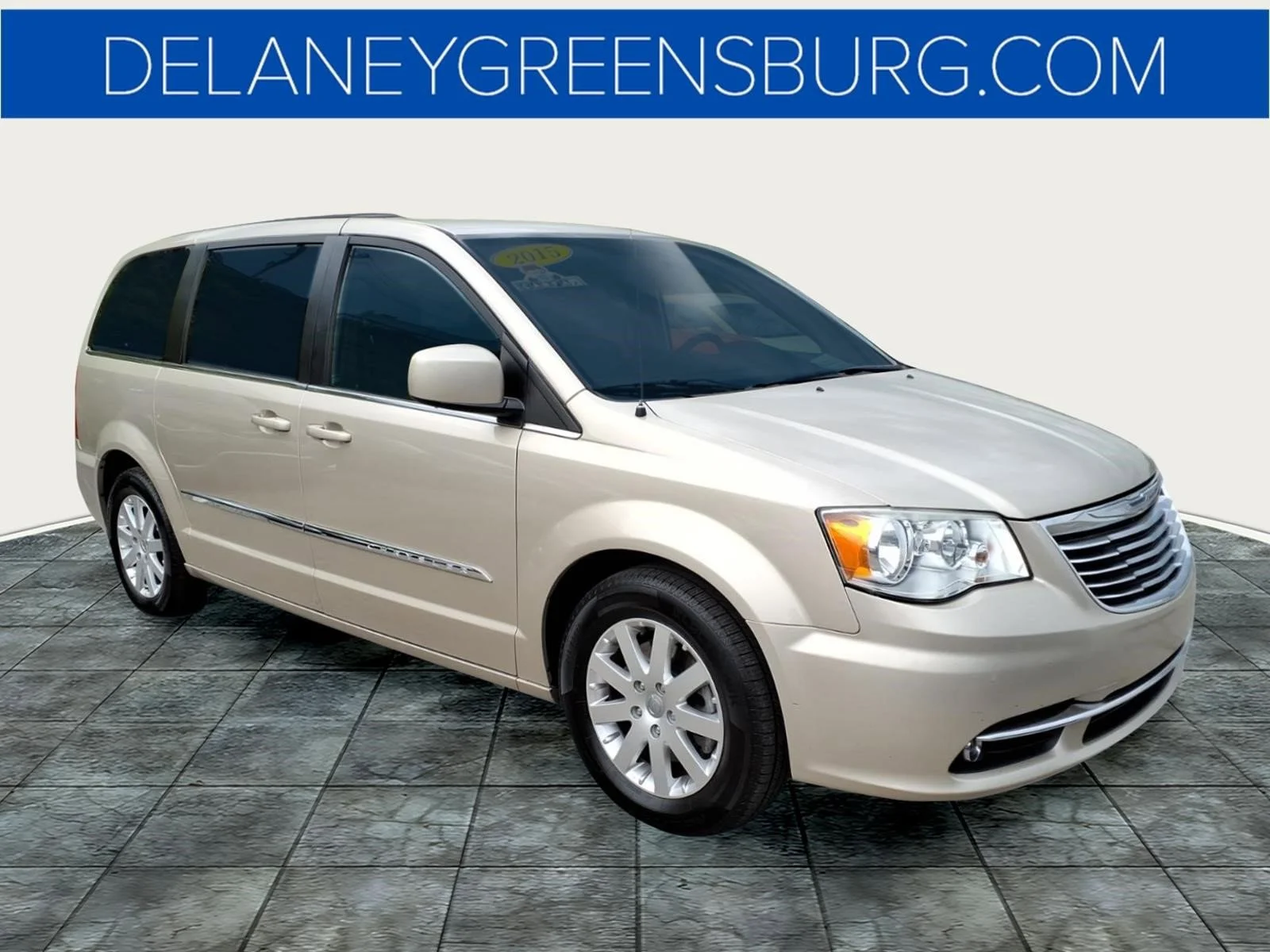 2015 Chrysler Town & Country Touring's photo