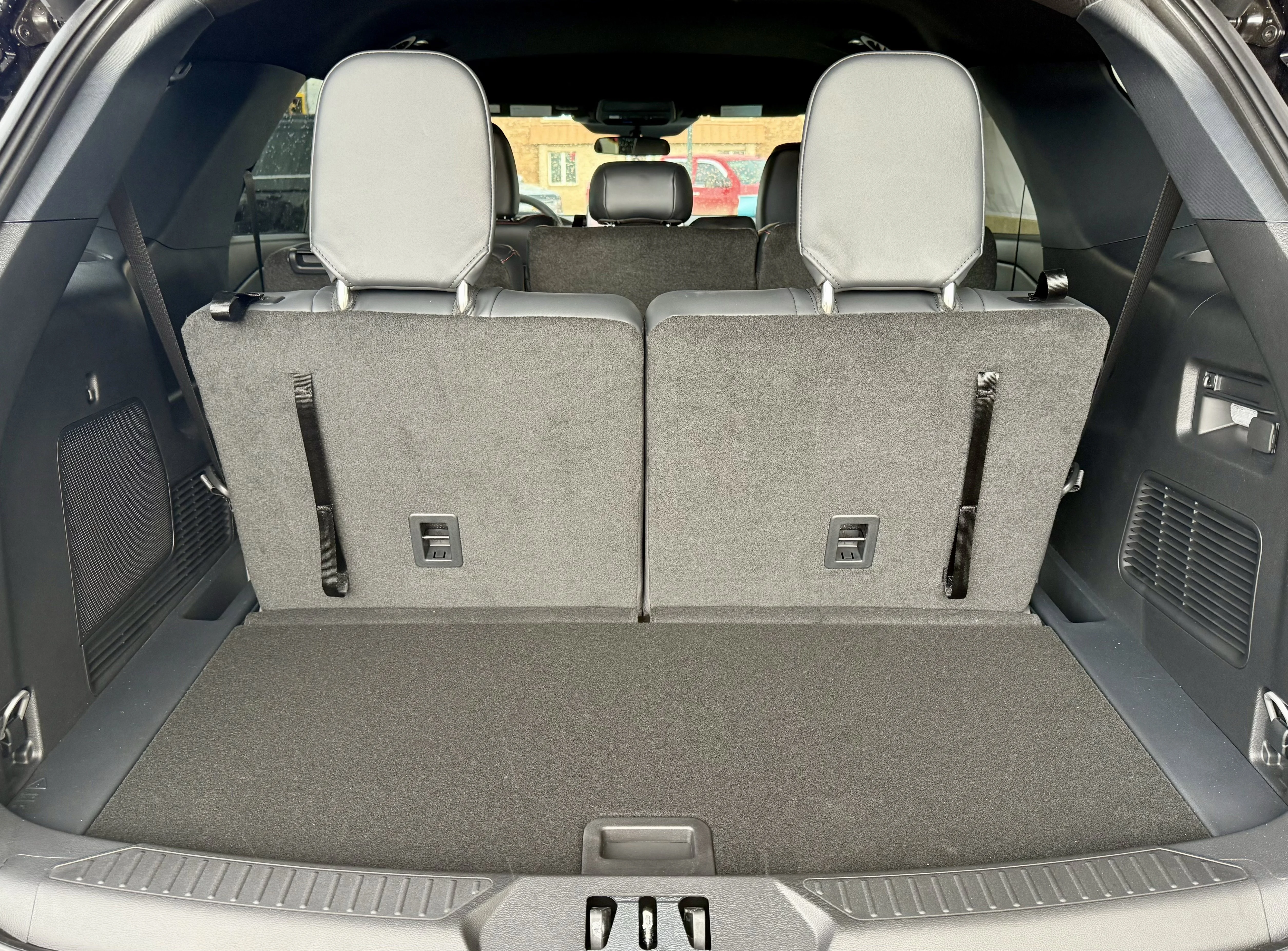 2026 Ford Explorer ST-Line - Photo 16