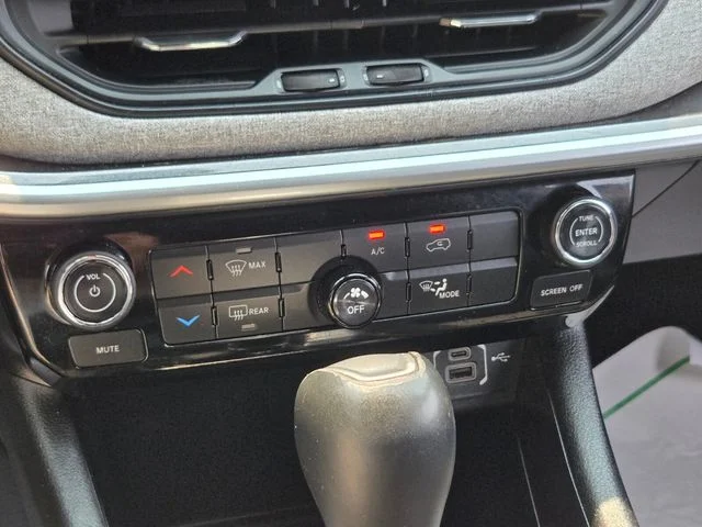 Used 2024 Red Jeep Latitude image 31
