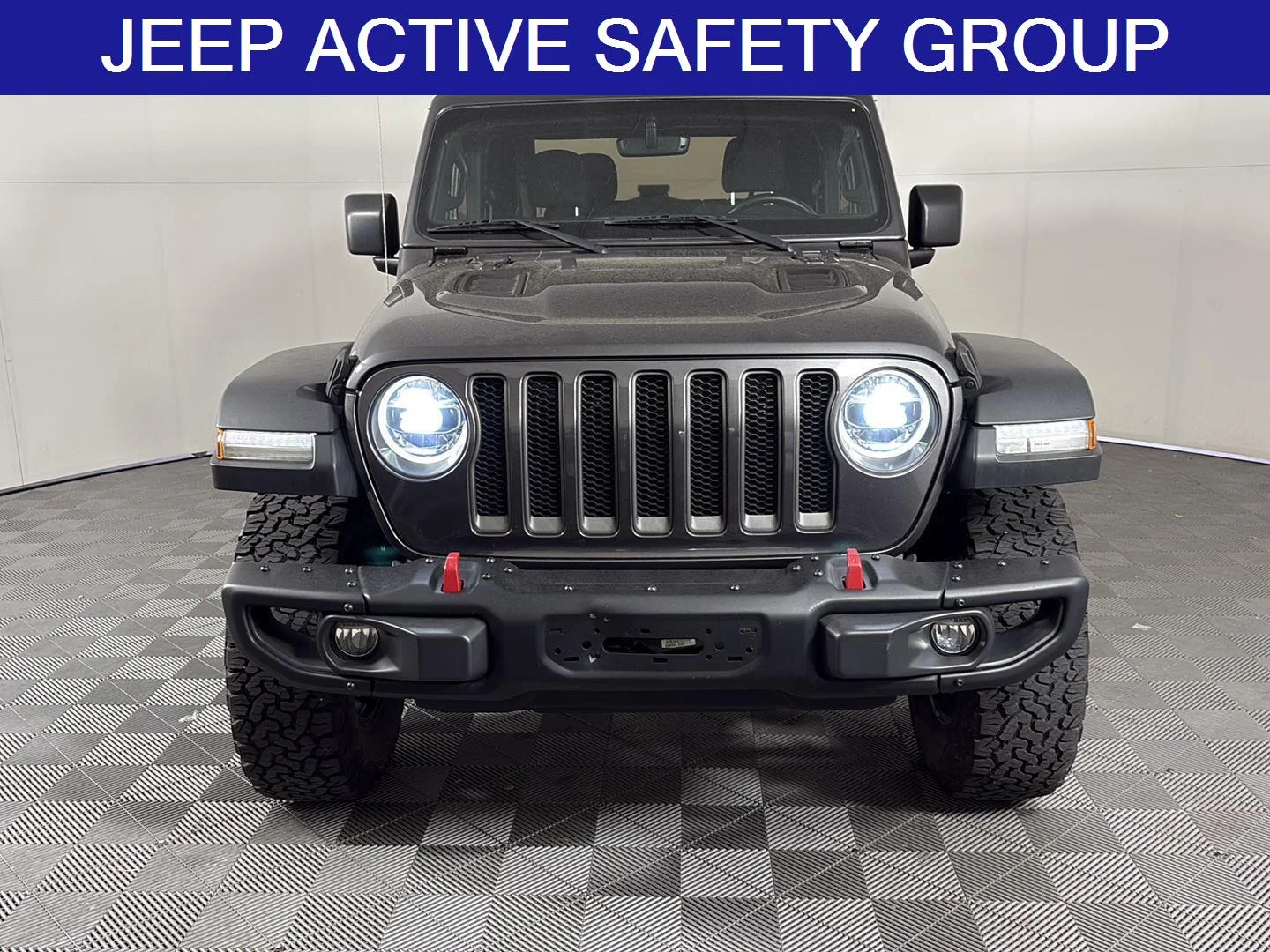 Used 2019 Granite Crystal Metallic Clearcoat Jeep Rubicon image 4