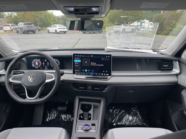 New 2026 Platinum Gray Metallic Volkswagen 2.0T SE image 5
