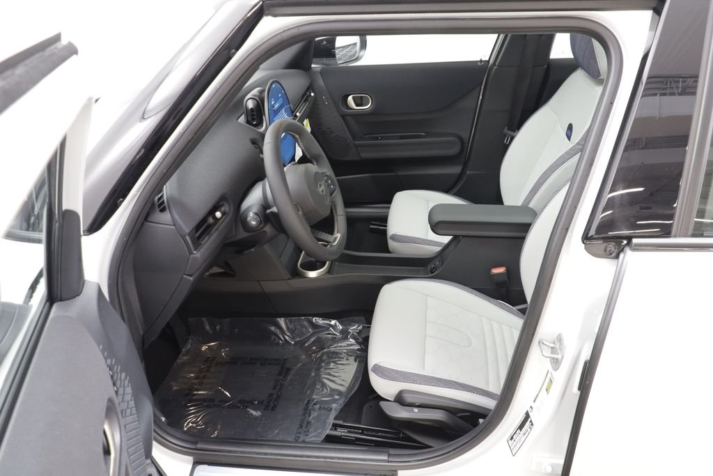 New 2026 White Metallic MINI Oxford Edition image 7