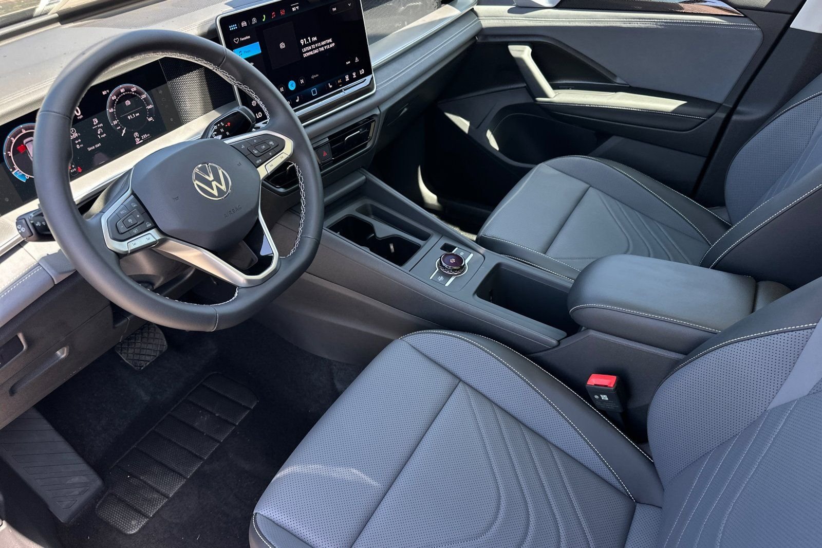 New 2026 Platinum Gray Metallic Volkswagen 2.0T SE image 10