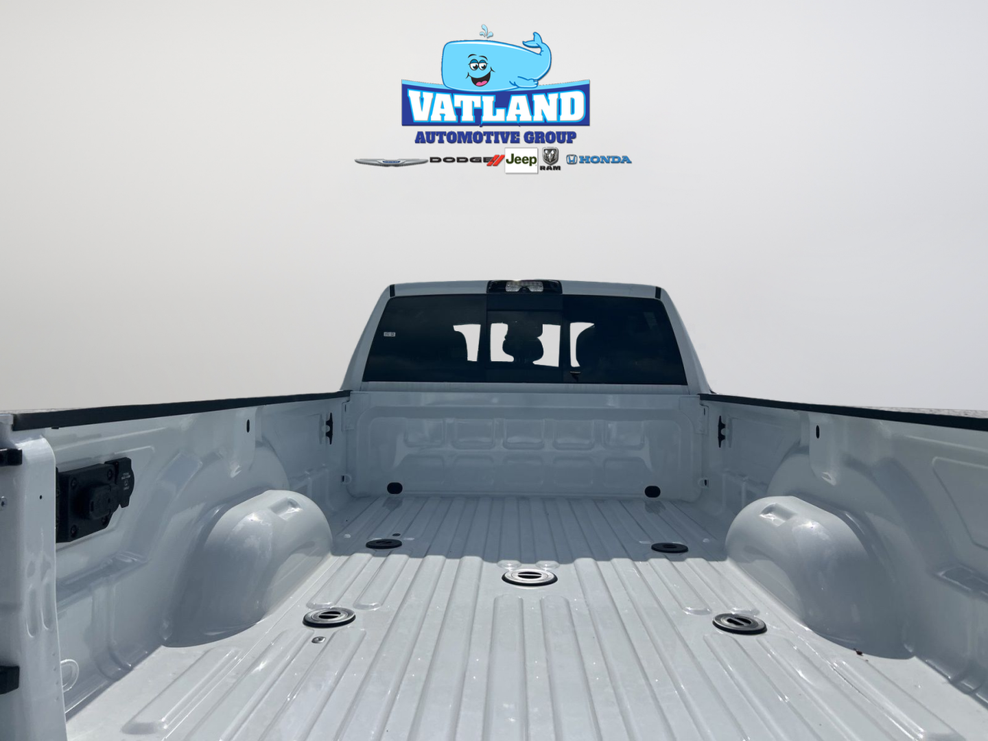 New 2026 Bright White Clear-Coat Exterior Paint RAM Tradesman image 36