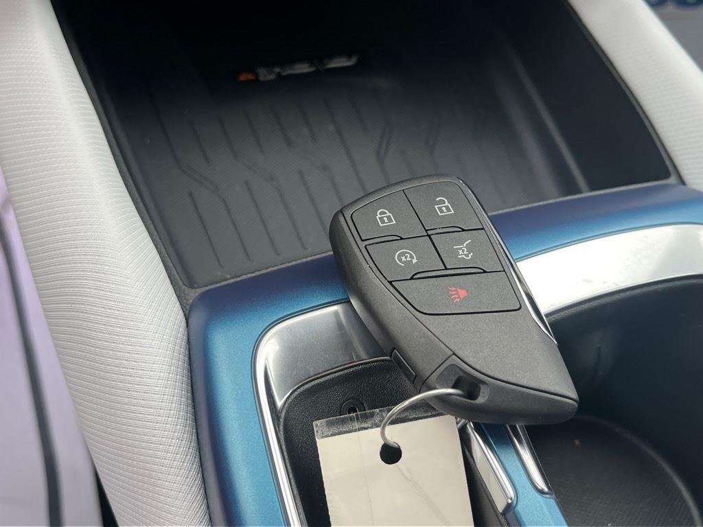 2025 Chevrolet Equinox EV LT - Photo 14