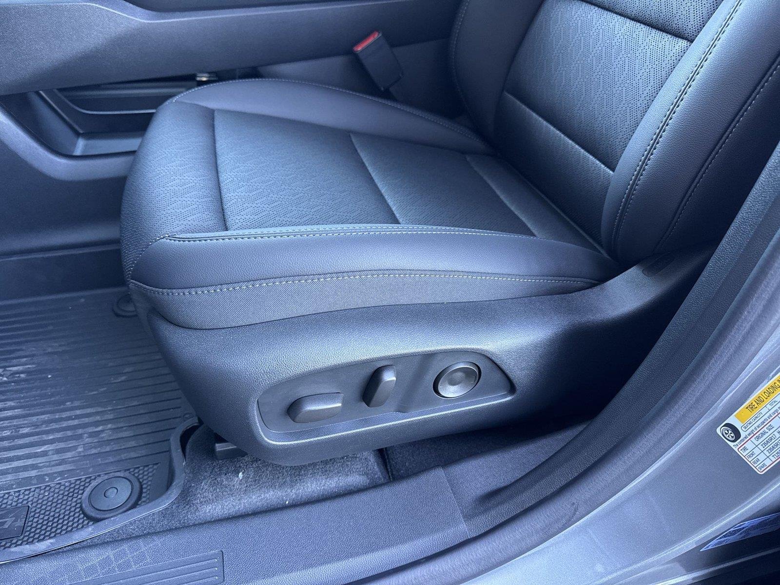 2027 Chevrolet Equinox LT - Photo 24