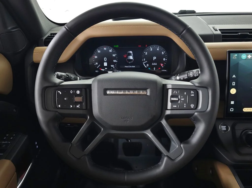 New 2026 Santorini Black Land Rover X-Dynamic SE image 17
