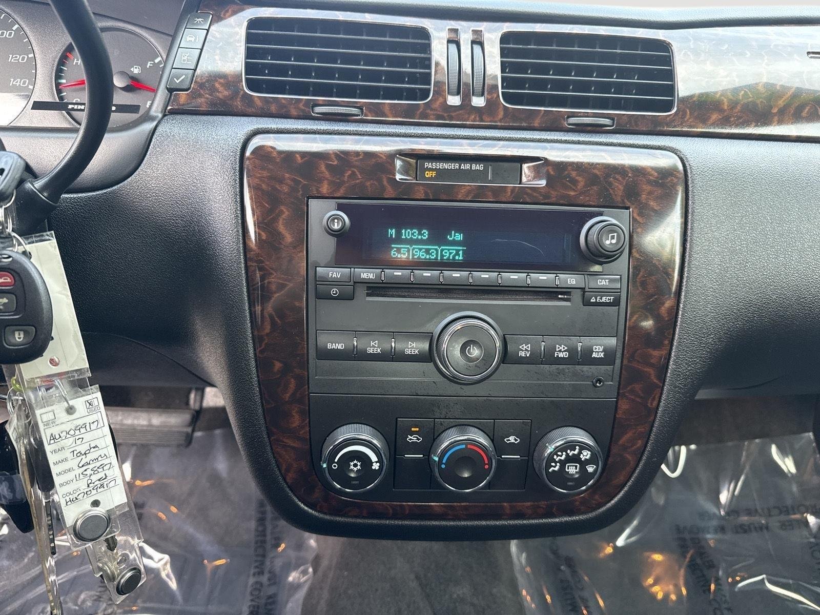 Used 2014 Silver Ice Metallic Chevrolet LS image 21