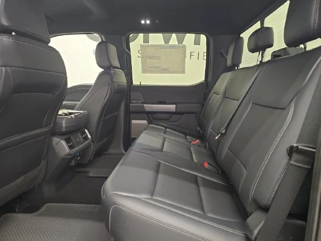 New 2026 Agate Black Metallic Ford XLT image 21