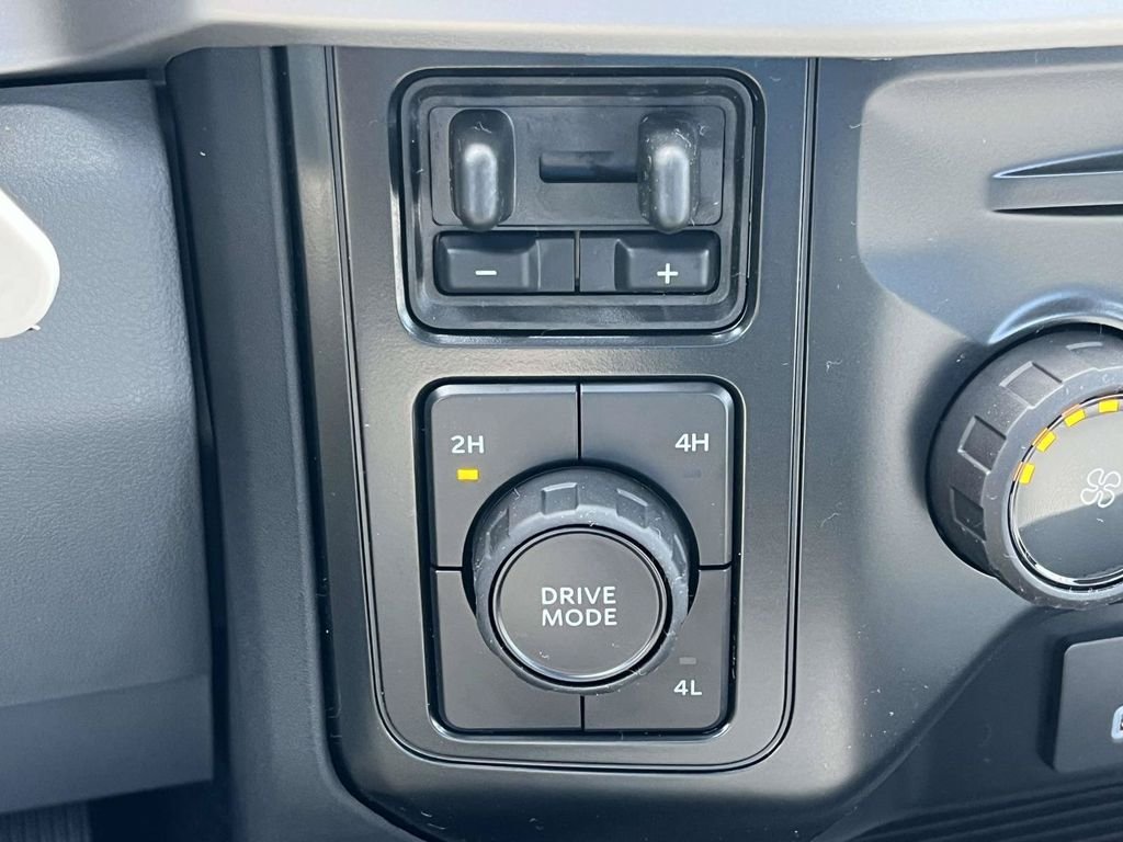 New 2026 Oxford White Ford F-350® XL image 18