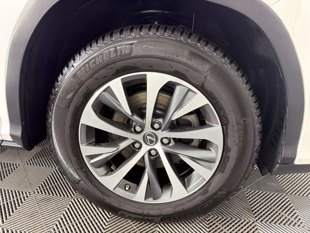 Used 2021 White Lexus 350 image 11