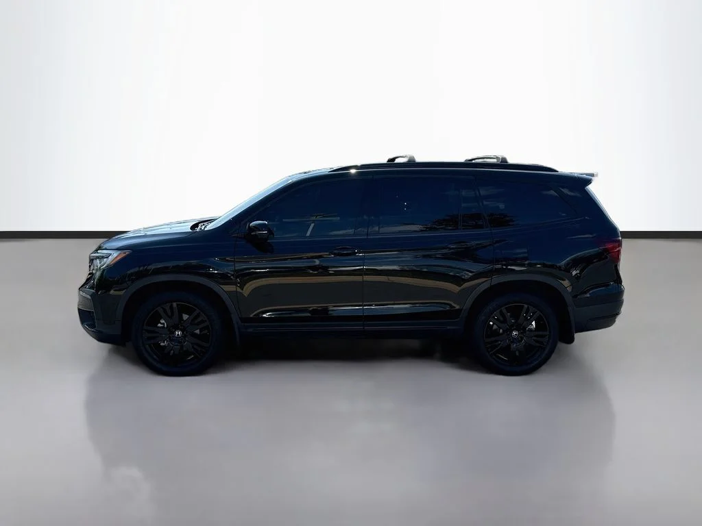Used 2022 Crystal Black Pearl Honda Black Edition image 4