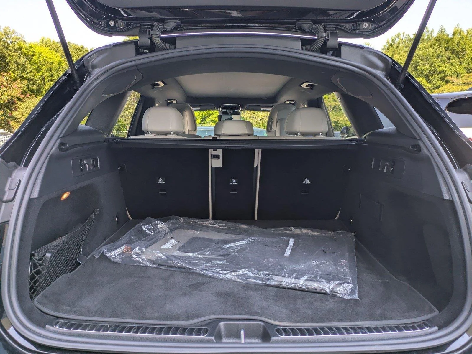 Used 2024 Black Mercedes-Benz GLC 300 image 30