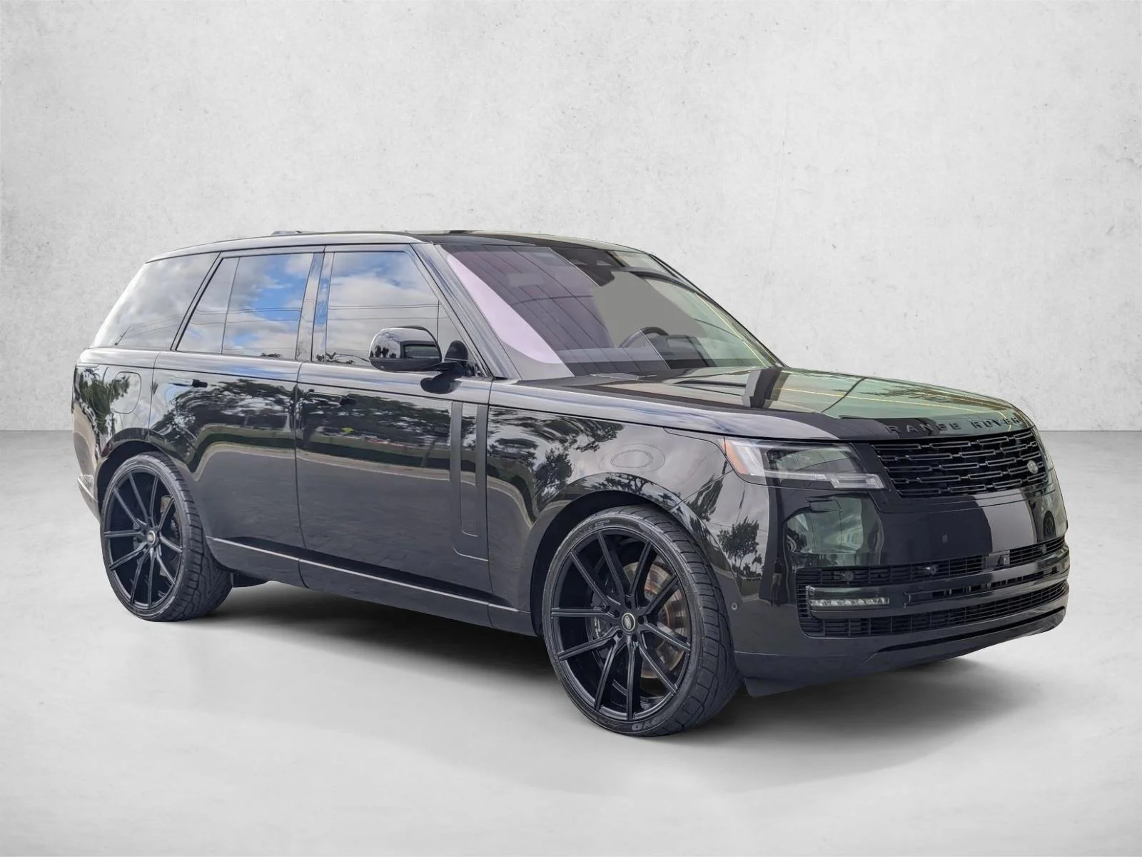 Used 2023 Black Land Rover SE image 3