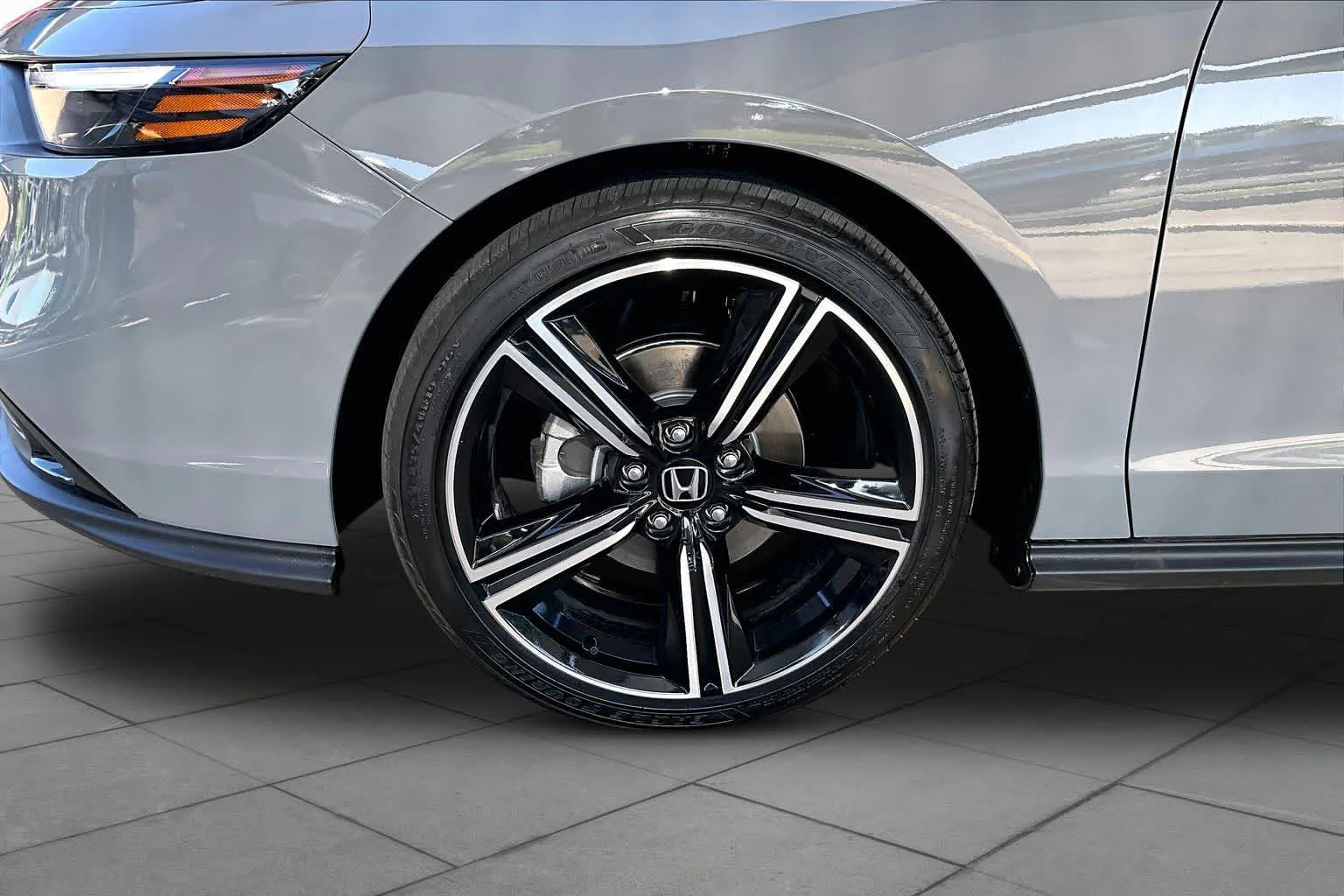 New 2026 Urban Gray Pearl Honda SE image 11