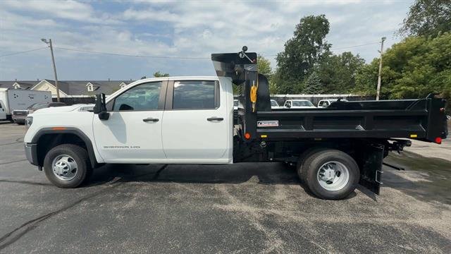 2025 GMC Sierra 3500 Chassis Cab Pro - Photo 37