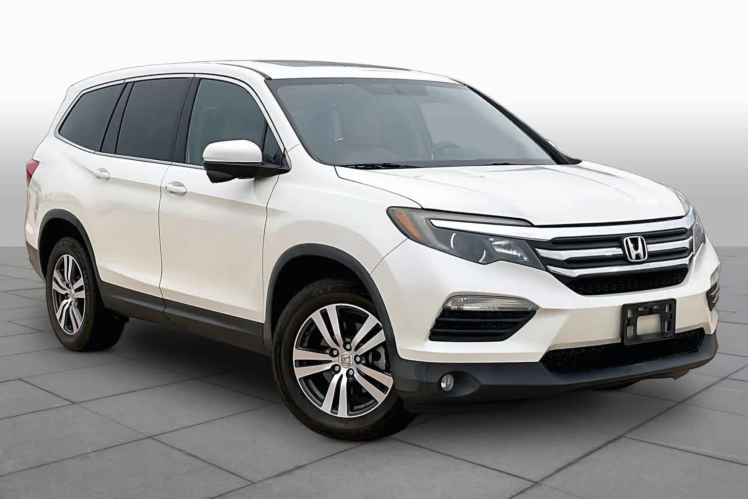 Used 2016 White Diamond Pearl Honda EX-L image 3