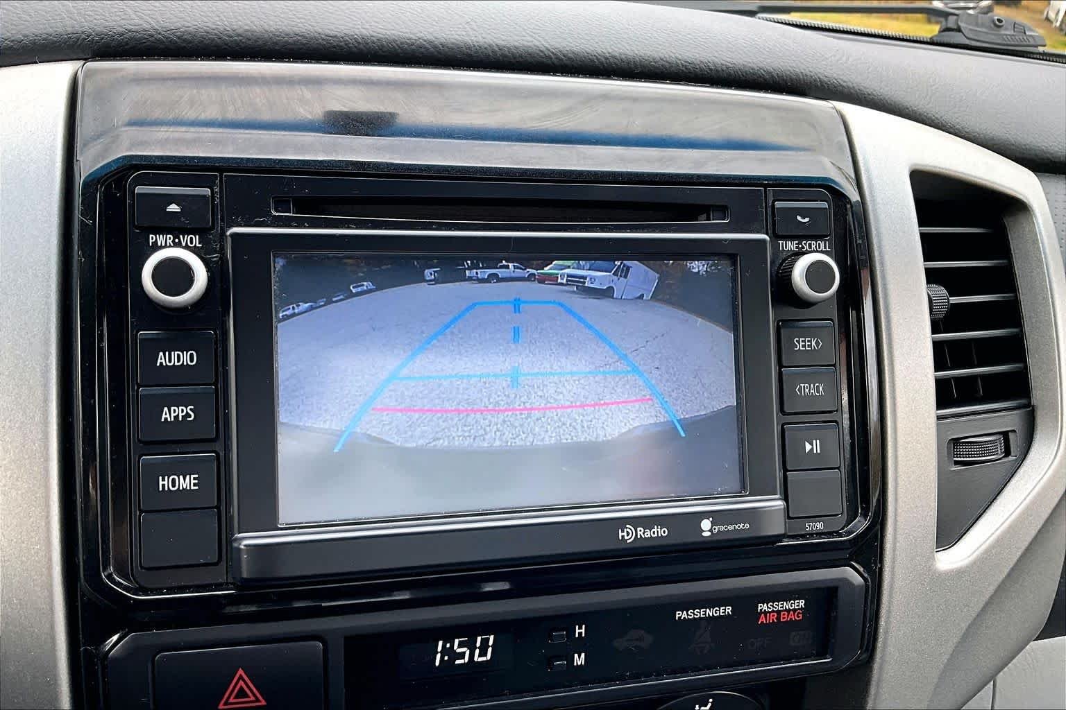 Used 2014 Spruce Mica Toyota  image 28