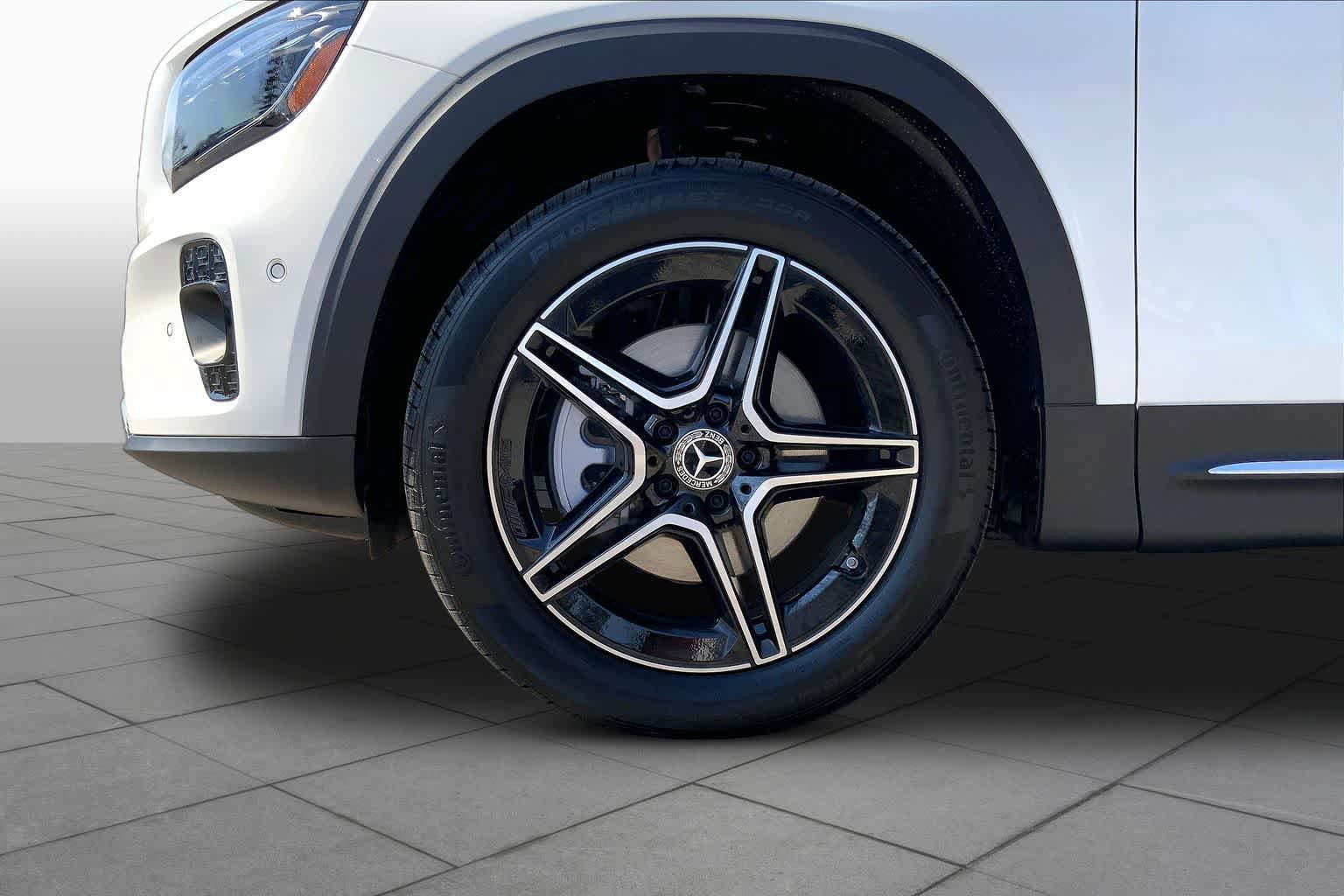 New 2026 Polar White Mercedes-Benz GLB 250 image 15