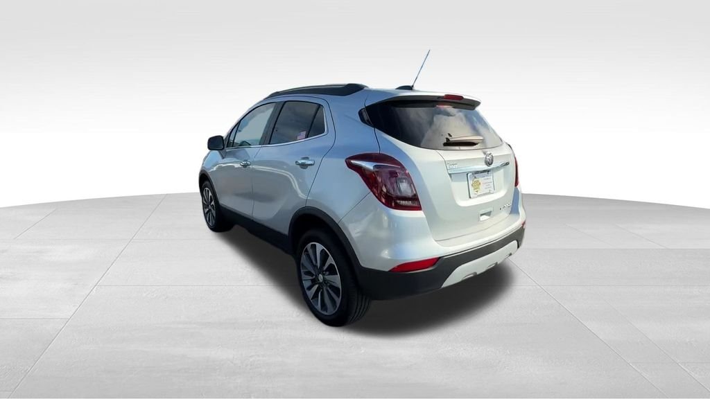 Used 2022 Silver Buick Preferred image 4