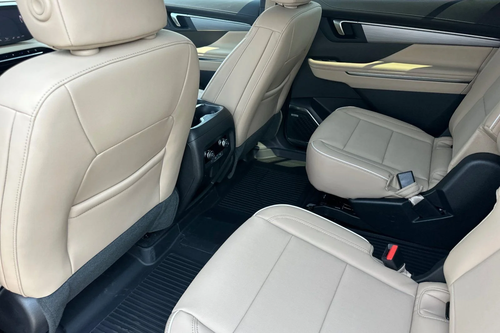 2026 Buick Enclave Preferred - Photo 10