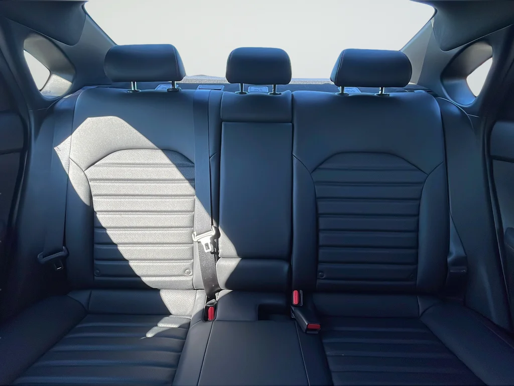 Used 2023 White Kia GT image 30