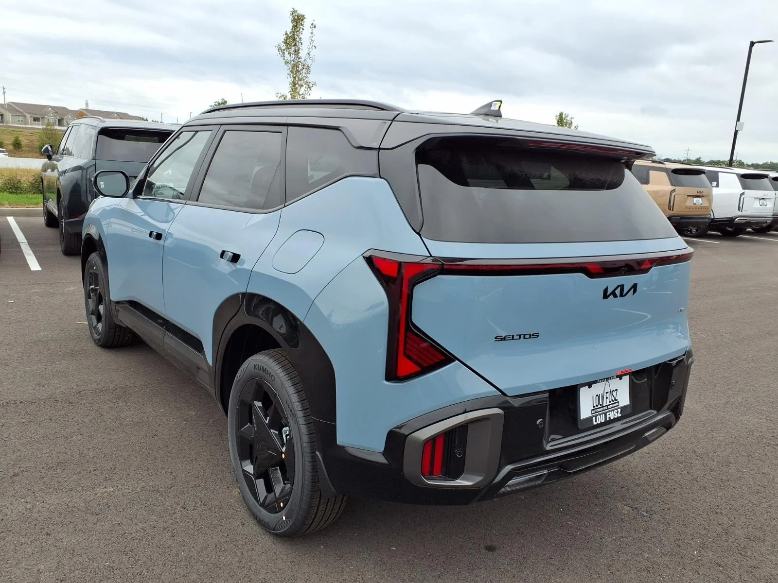 New 2027 Frost Blue / Black Roof Kia X-Line S image 2