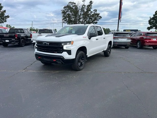 Used 2022 White Chevrolet LT Trail Boss image 32